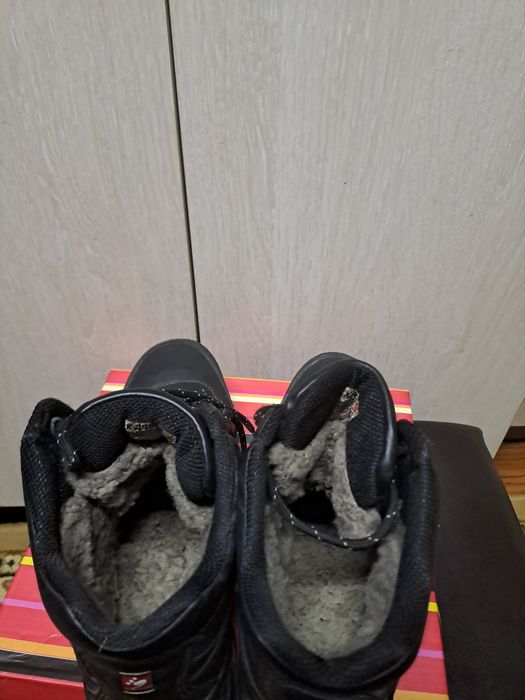 Продам подростковую обувь