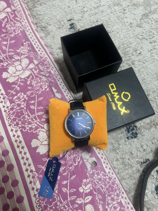 Продам часы omax since 1946