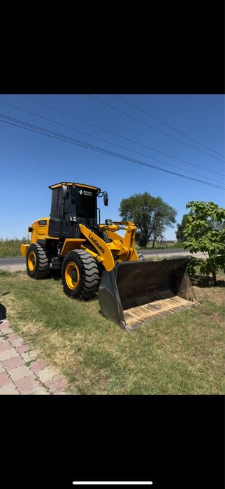 Услуга погрузчика и самосвала