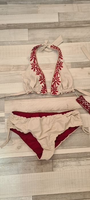 Costum de baie , plaja . Modele diverse,  deosebite