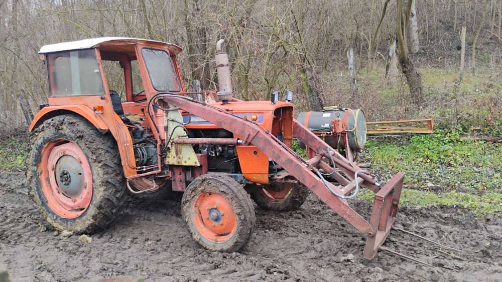 Vând tractor fiat 615