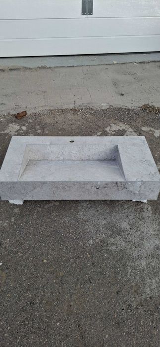 Мивка за баня изработена от гранитогрес