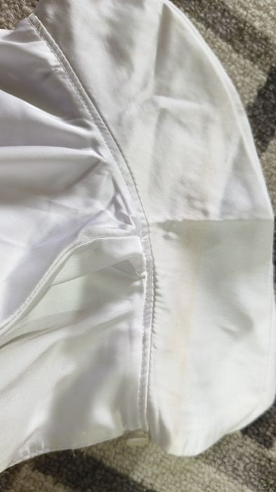 Ақ кофта мен ақ колготки