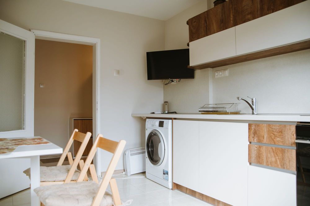 Дава се под наем Двустаен апартамент в Велико Търново, Център - 60 кв.м за 328.95 € - Снимка #1