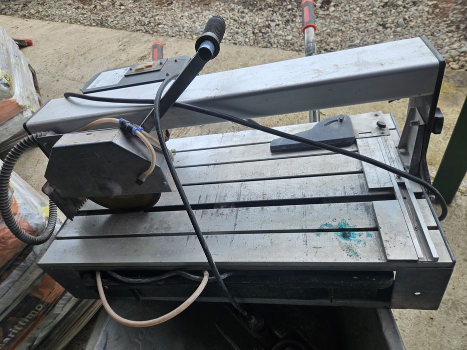 Masina de taiat gresie ,marmura, pavaj