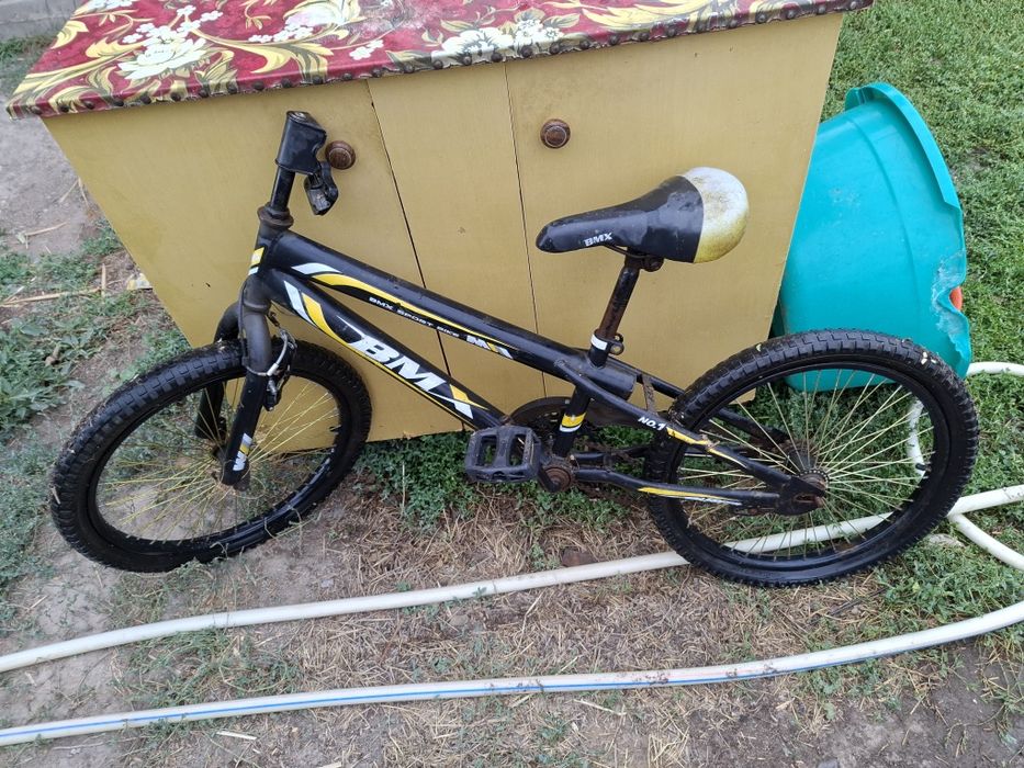 Велосипед BMX черный свет