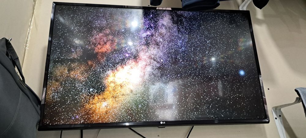 Телевизор LG43 Smart Tv в хорошем состоянии