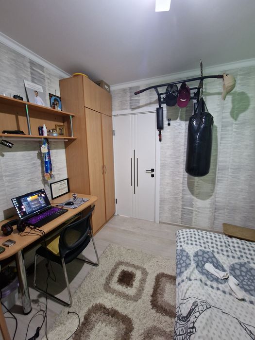 Продам квартиру 4 комнатную.