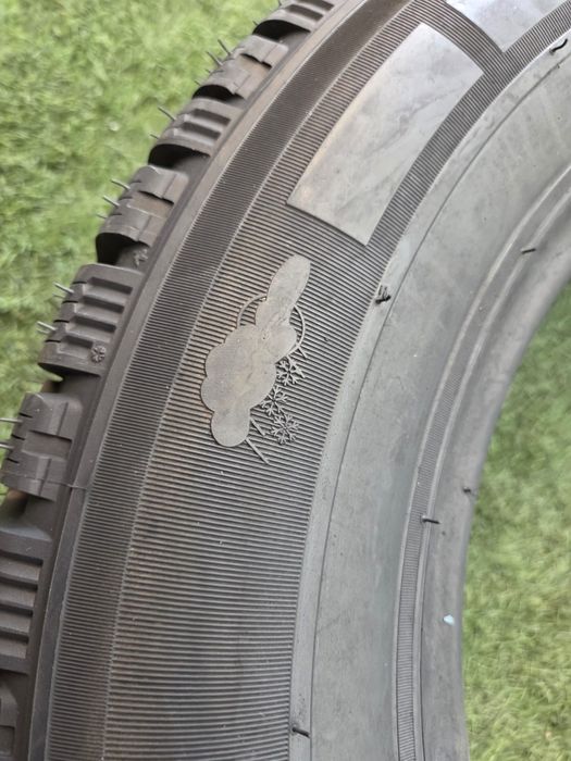 225 65 16c Michelin Agilis Alpin