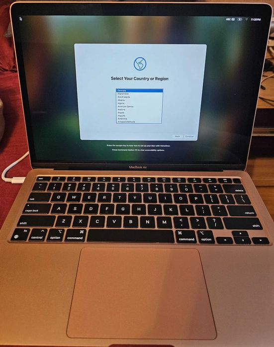 Apple MacBook Air 13' M1 8GB Memory 256GB SSD