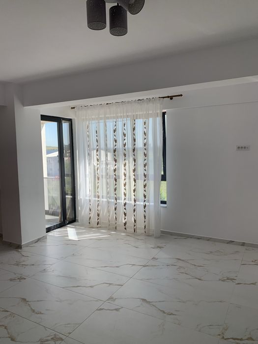 Inchiriez apartament cu 2 camere in Tomesti