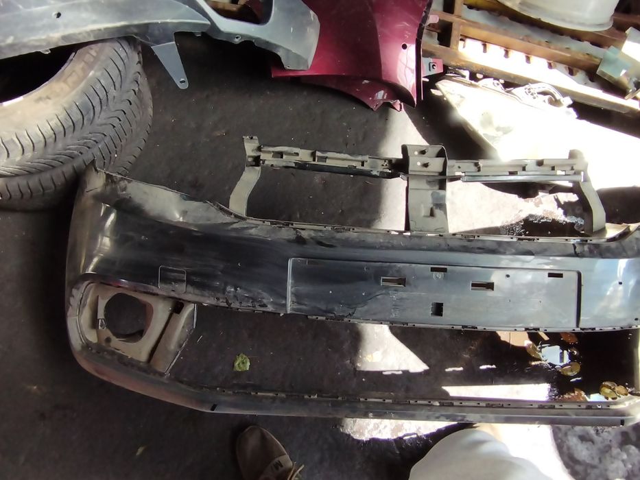 Две предни брони за Suzuki swift 2017