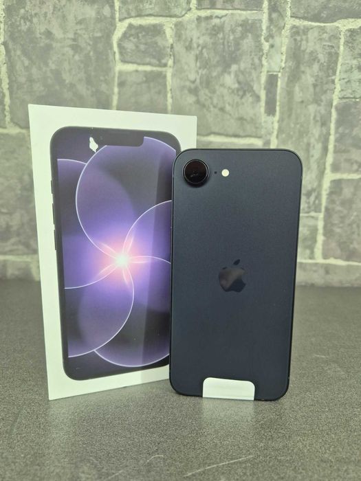 Apple iPhone 17e 256GB Чисто нов! Нестартиран!