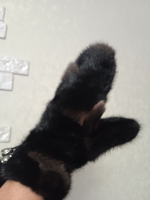 Продам норковые варежки