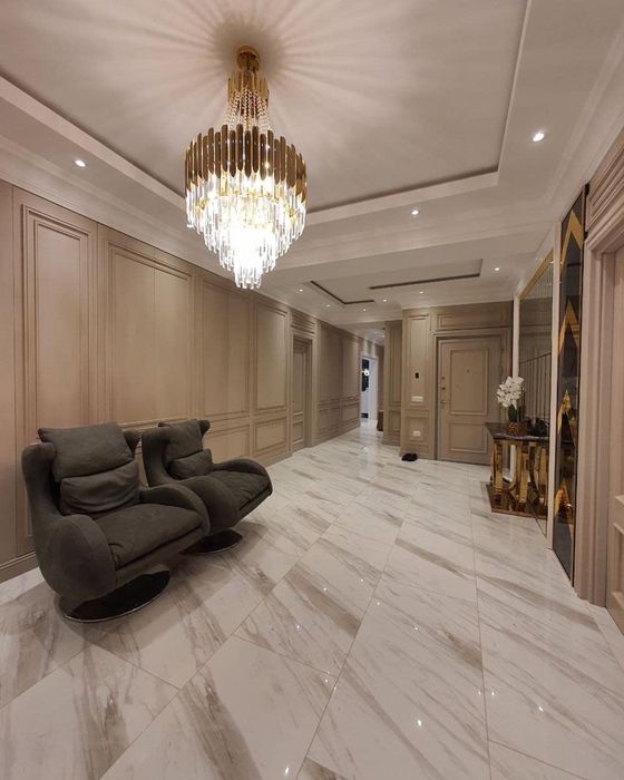 Гостиница России-Новостройка! Сдается новая 3-х комнатная в центре!