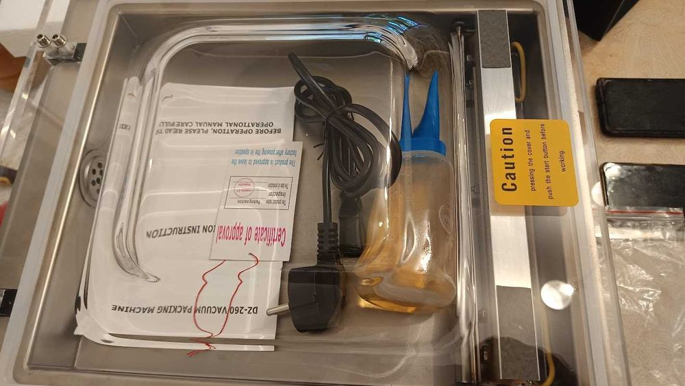 MASINA de vidat aparat de  vacuum sigilat nou nefolosita Italia 1260w