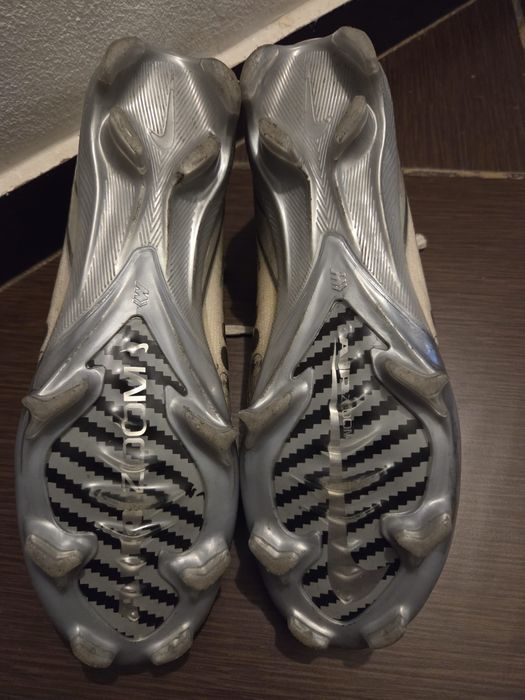 Vand ghete fotbal Nike Air zoom