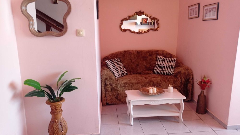 Inchiriez apartament