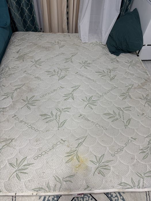 Матрас 180/200 отдам даром