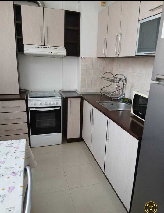 Apartament cochet in bloc Ared-Uta, etaj 1
