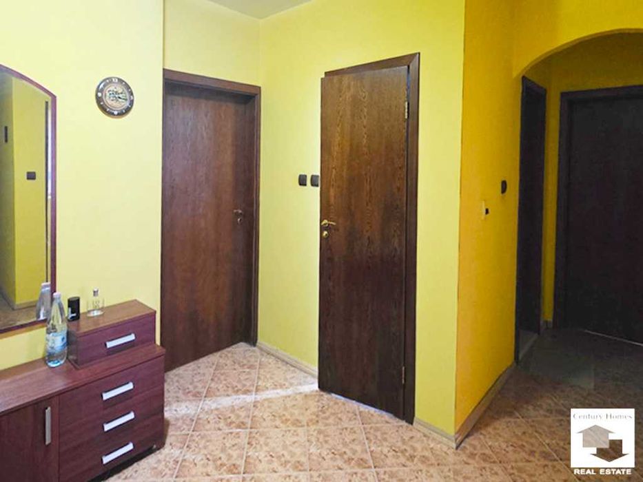 104993 Просторен тристаен апартамент до ОУ Емилиян Станев, В. Търново