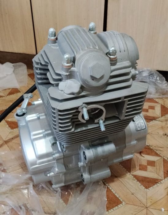 Продам Эндуро 300сс новый двигатель