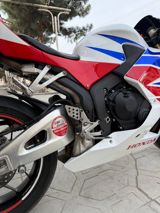 Honda 600SBR RR sport bike