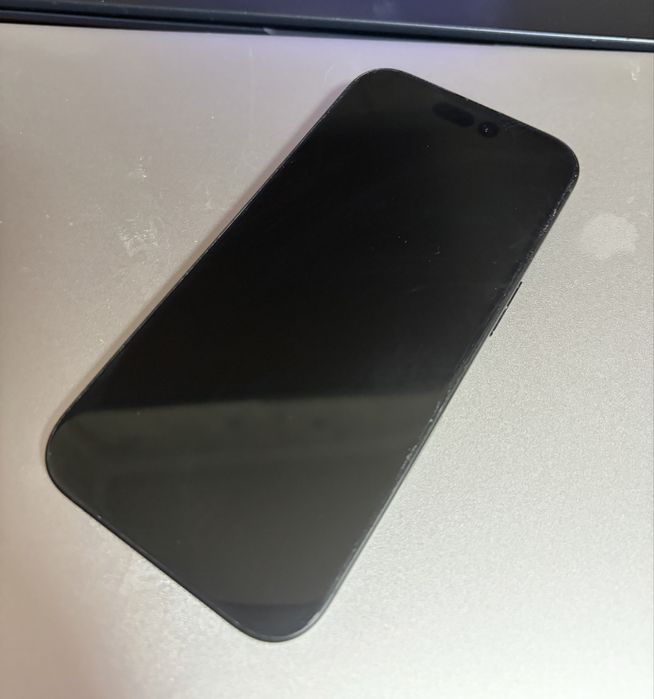 Продам айфон 16