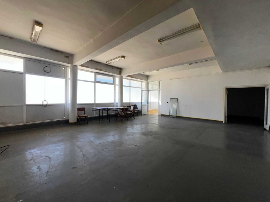 Дава се под наем Промишлена сграда в с. Сенник, Област Габрово - 288 кв.м за 510 € - Снимка #2