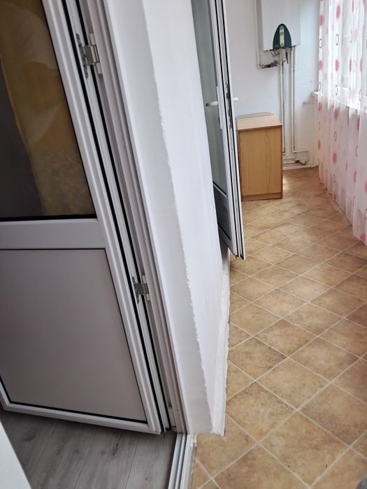 SE INCHIRIAZA Apartament Cu 2 camere