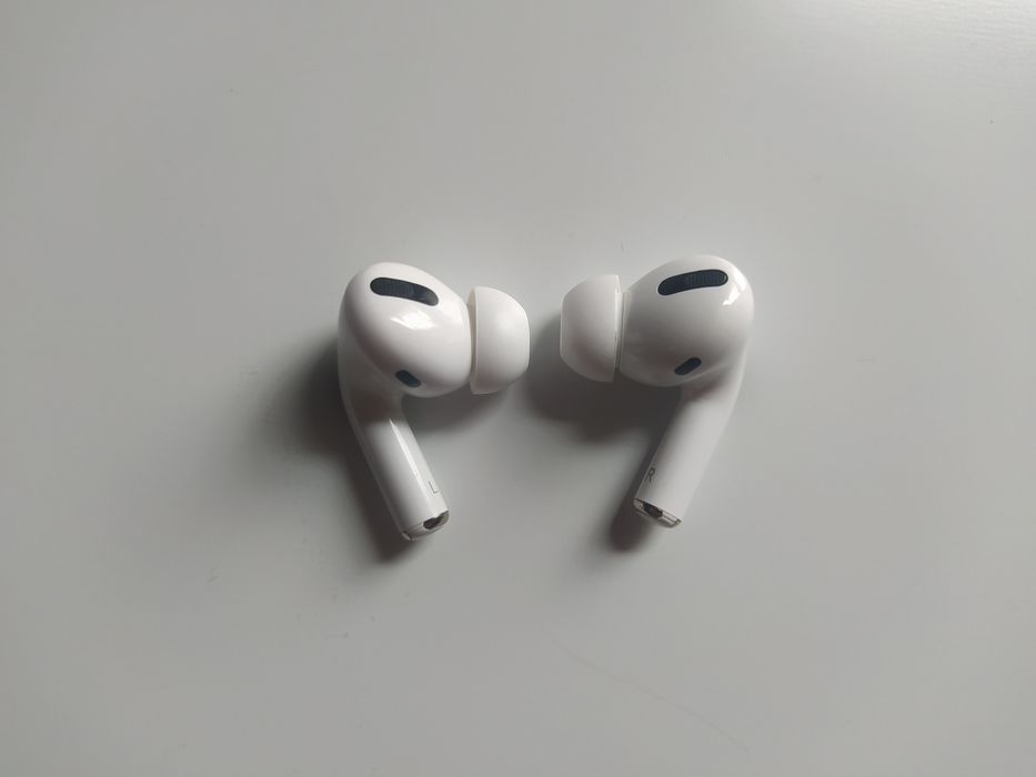 AirPods Pro + чехол в подарок