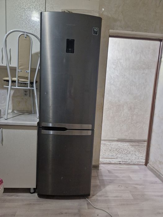 Холодильник LG  б/у