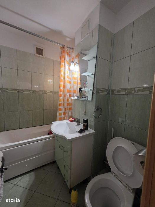 3 camere, decomandat, zona Favorit, parter cu balcon închis termopan