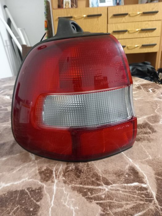 Заден ляв стоп за сузуки балено комби 97 година