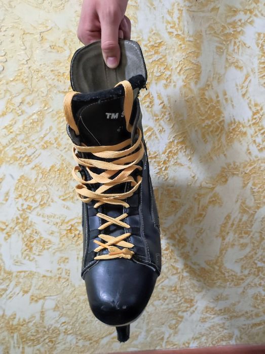 Коньки хоккейные