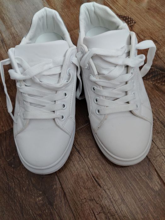 Sneakers albi casual marime 37