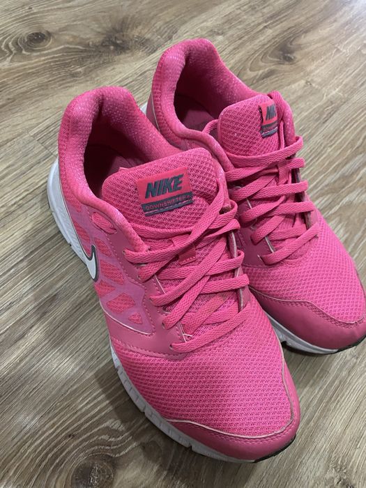 Дамски маратонки nike