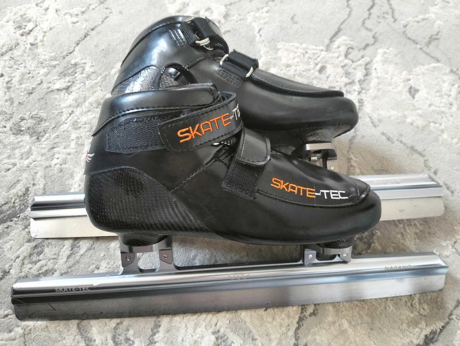 Продам коньки для шорт трека