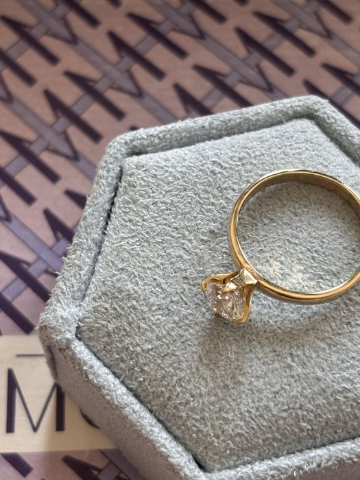 Златен пръстен с ДИАМАНТ