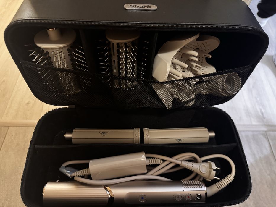 Маша - сешоар SHARK FlexStyle