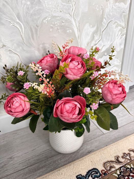 Dekorativniy gullar sotiladi