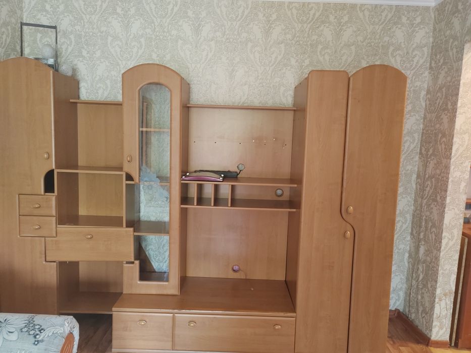 Продам гарнитур в зал