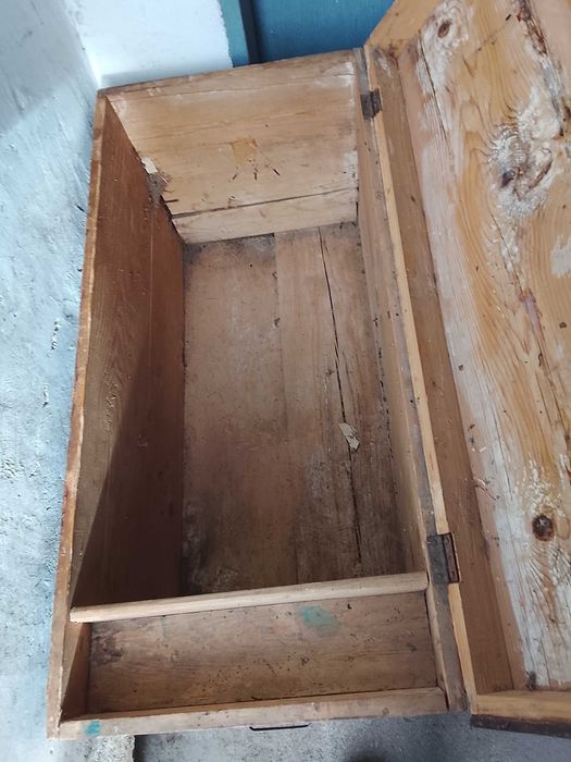 Старинен дървен сандък