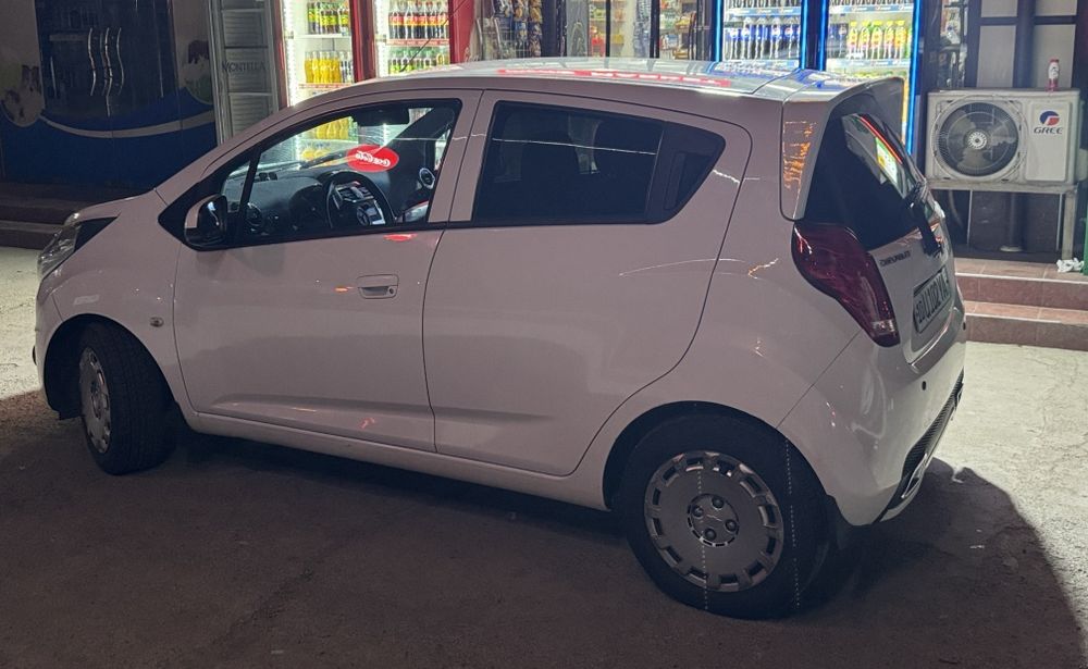 Spark Chevrolet Yilli 2012 Toza Aftomat Metan Gaz  Navaradolari Bilan