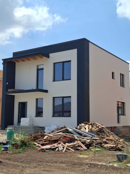 Pantelimon Ilfov,p+1,4 camere 3 bai dressing,335mp proprietate,asfalt,comision 0% pentru cumparator