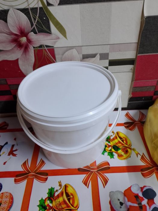 Ведро  5 литровые с крышкой