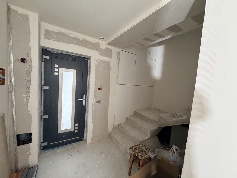 Pret redus!!!Proprietar casa noua P+1 – 3 dormitoare / 3 bai