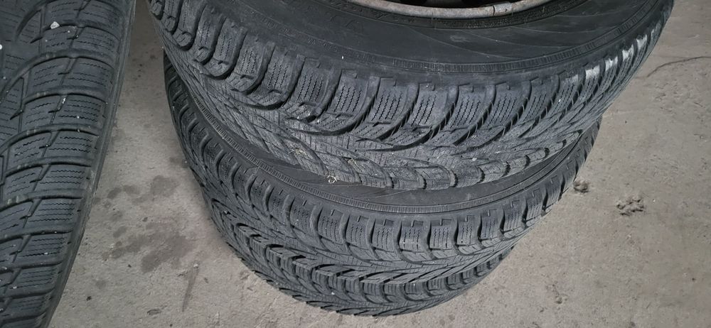 Vând jante cu cauciucuri de iarna