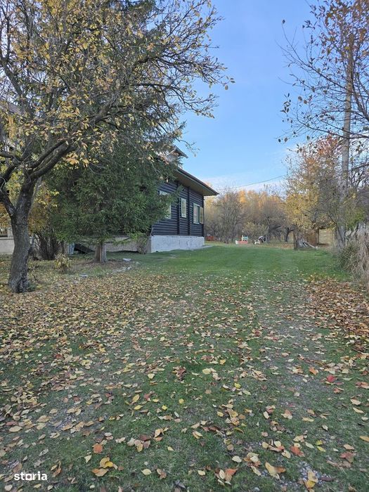 Breaza, Casa de vanzare, 7 camere, teren, livada 3800m², zona centrala