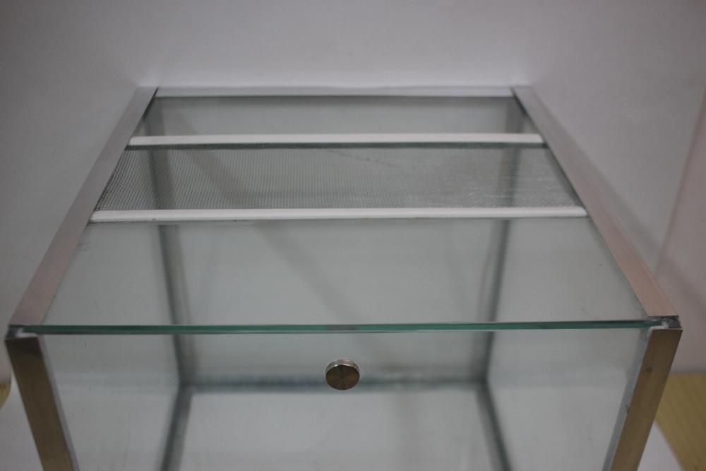 террариум для пауков,улиток и насекомых